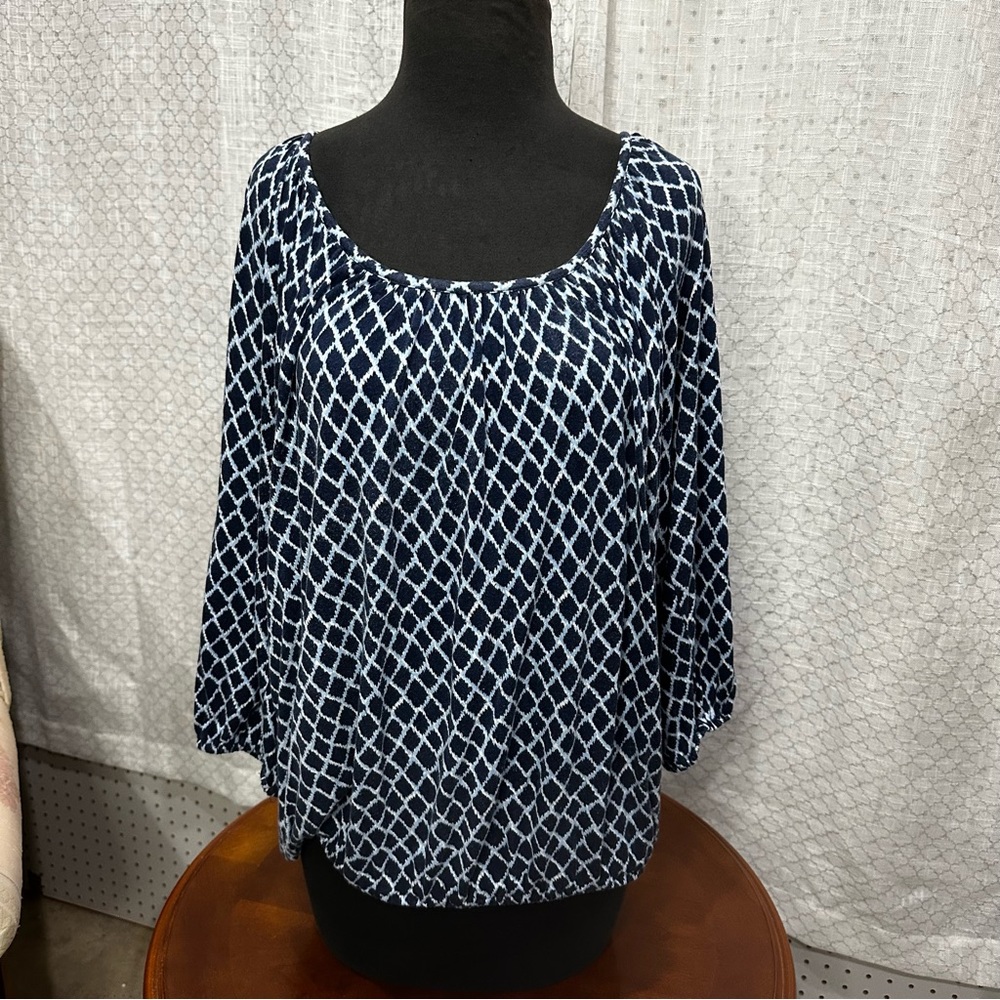 SOLD****🔥Michael Kors Navy & White Top SzXL